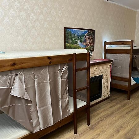 Ararat-Osokorki Hostel Kiev Bagian luar foto
