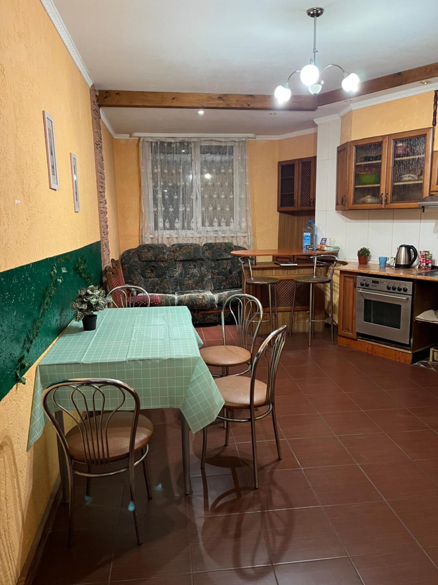 Ararat-Osokorki Hostel Kiev Bagian luar foto