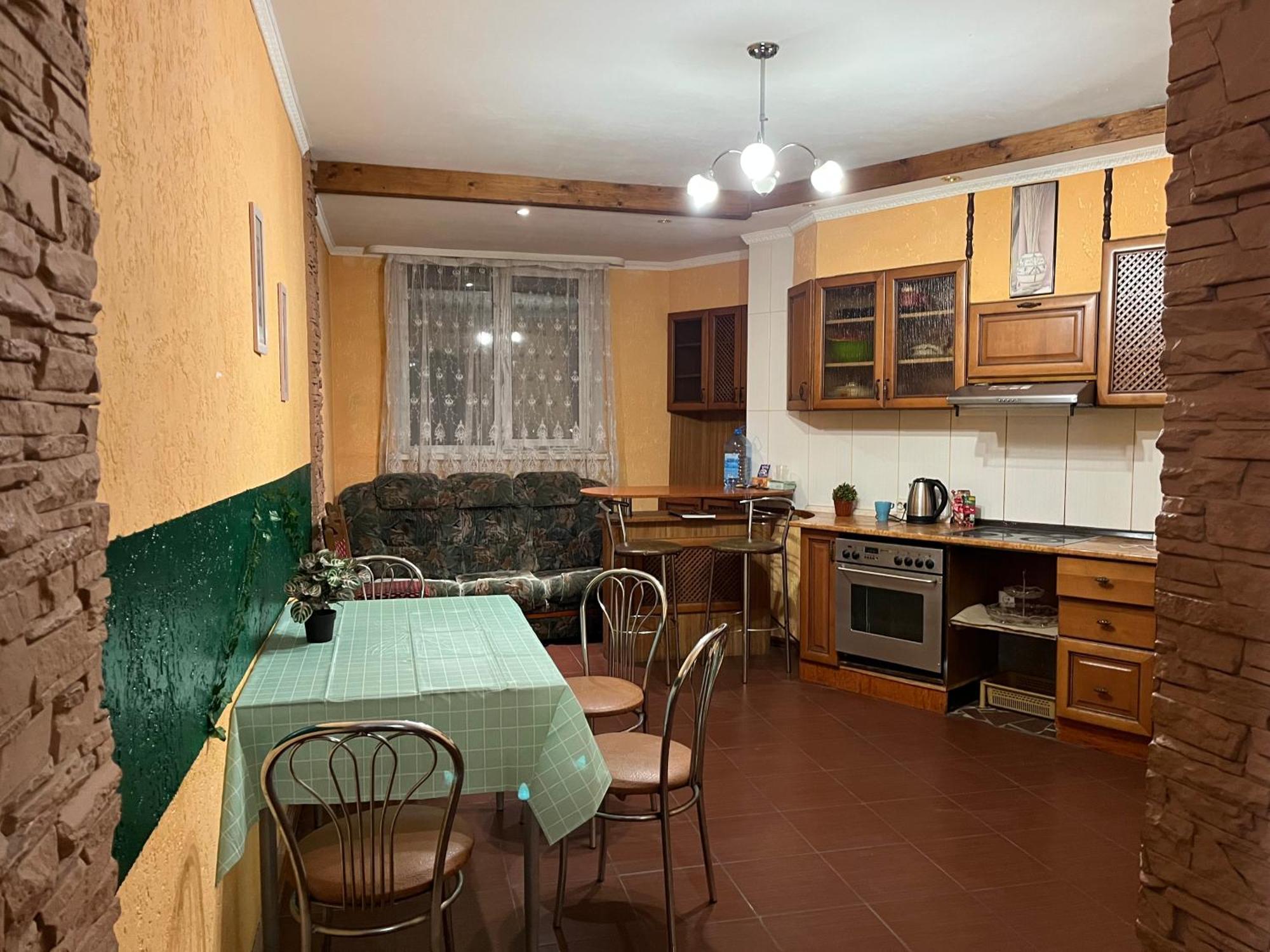 Ararat-Osokorki Hostel Kiev Bagian luar foto